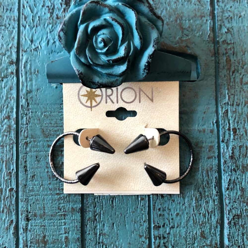 5/$25 Orion Earrings new on card 👂
